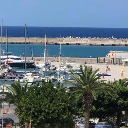 Kate Apartment, Across The Marina Rethymno (Crete)