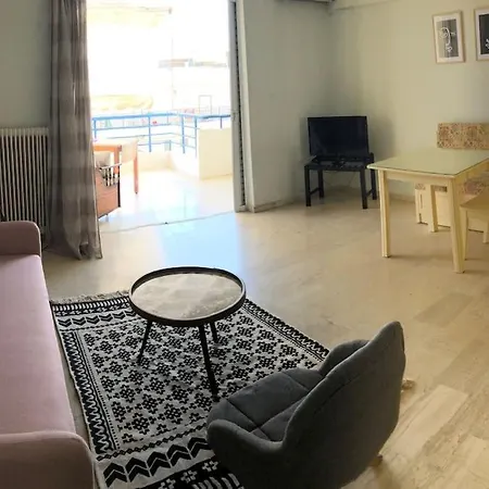 Kate Apartment, Across The Marina *