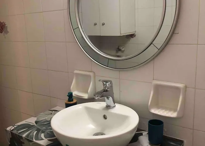 Kate Apartmentacross The Marina